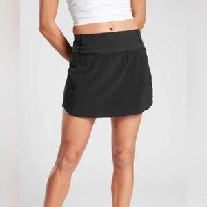 Athleta Run With It 14” Skort Sz L Black